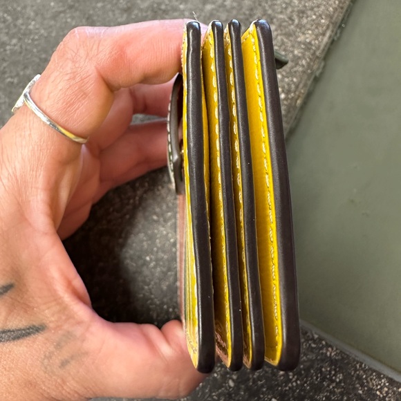 Authentic Tory Burch card holder - Picture 6 of 7